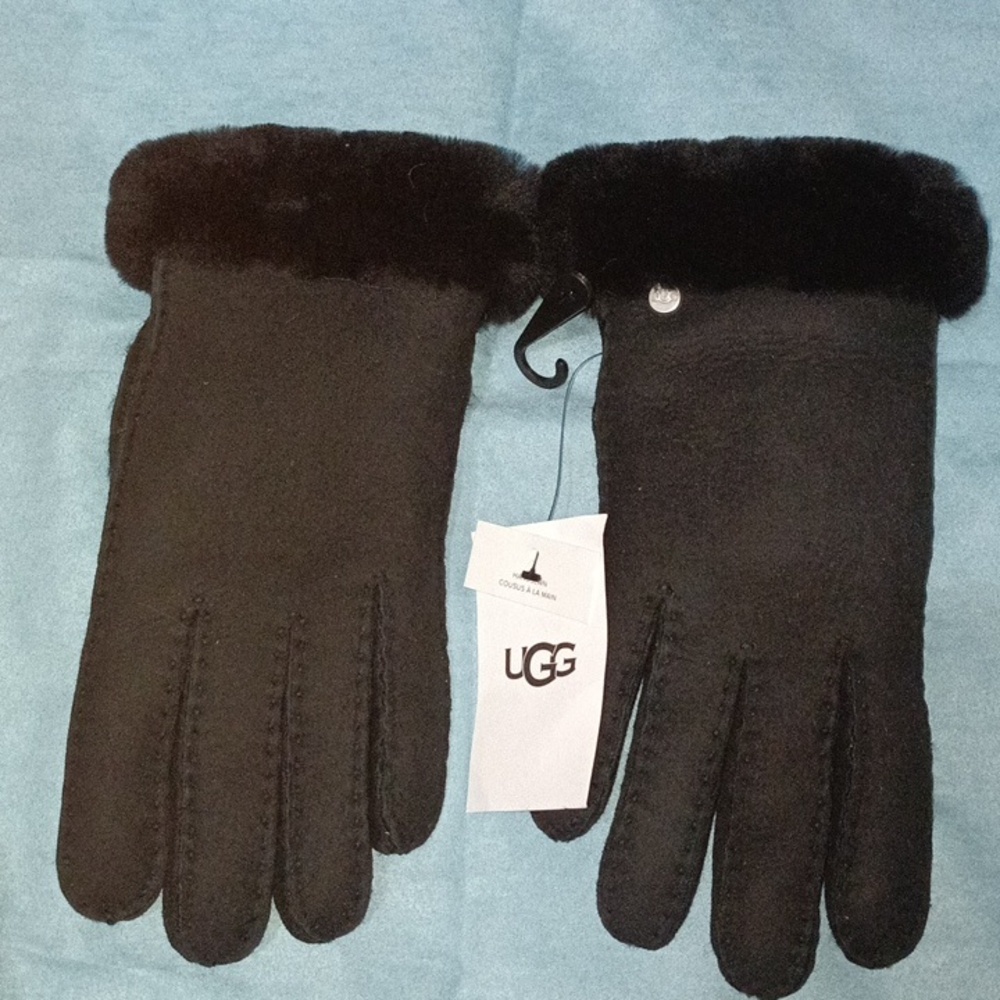 UGG Black Women's Gloves with Fur Trim